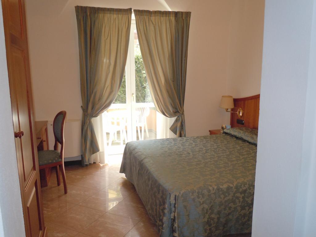 Hotel Due Mari Sestri Levante Bagian luar foto